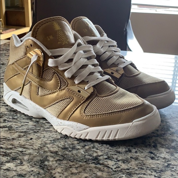 Nike Other - Nike Men’s Air Tech Challenge III Metallic Gold